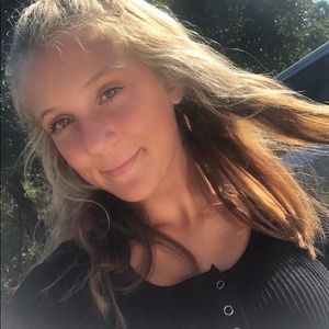 Meet your Posher, Cambry